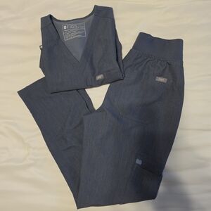 FIGS Women's V-Neck Scrub Top & Jogger Set in Denim Navy
